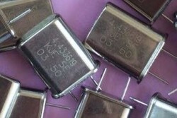 4.433619 MHz Kristal (XTAL) - dELAb